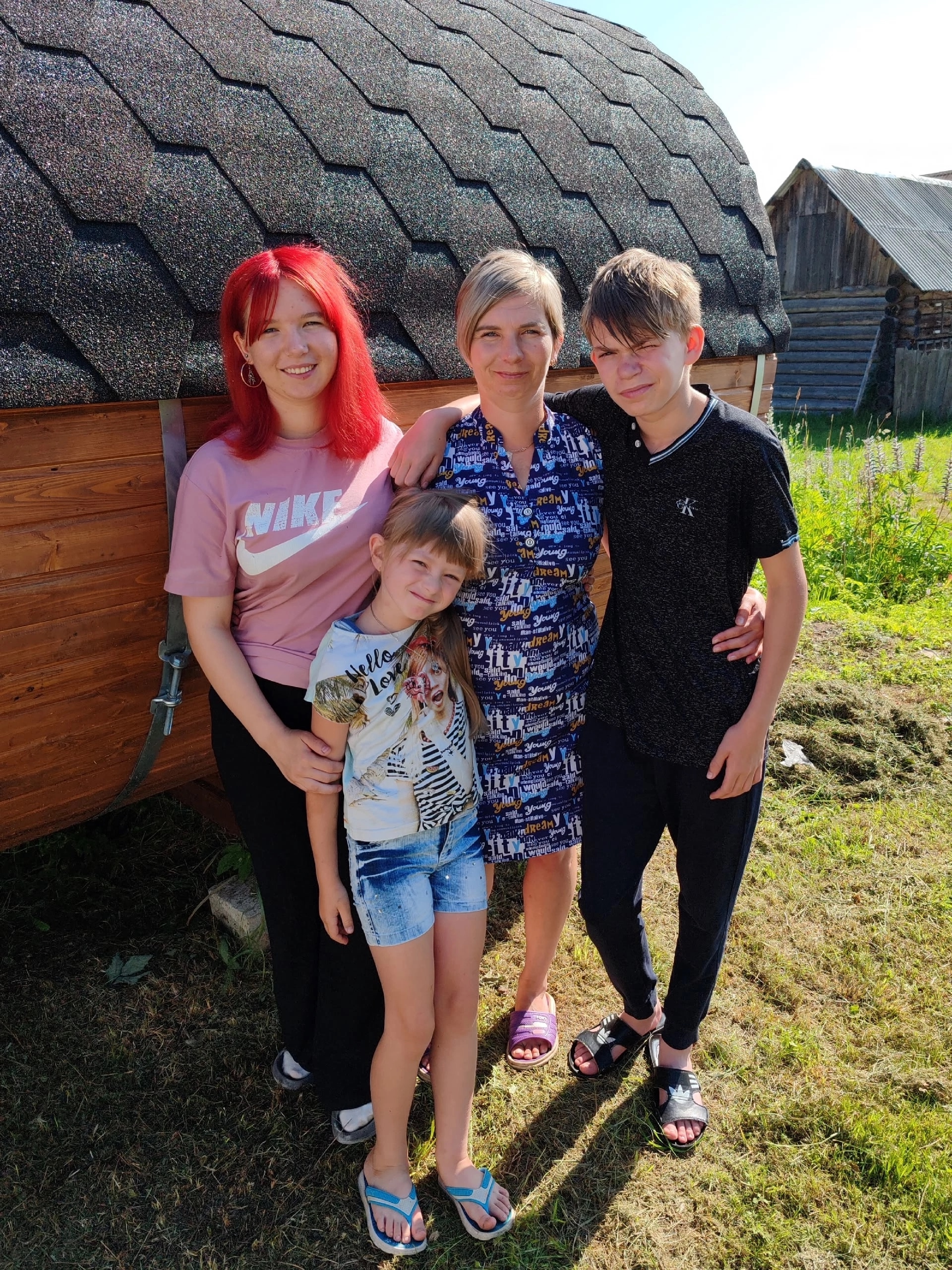 Как здорово, когда воссоединяется кровная семья.