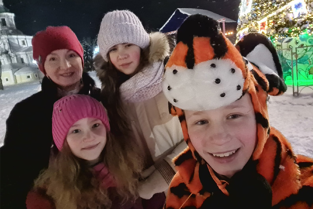 Праздничное мероприятие для выпускников и их детей