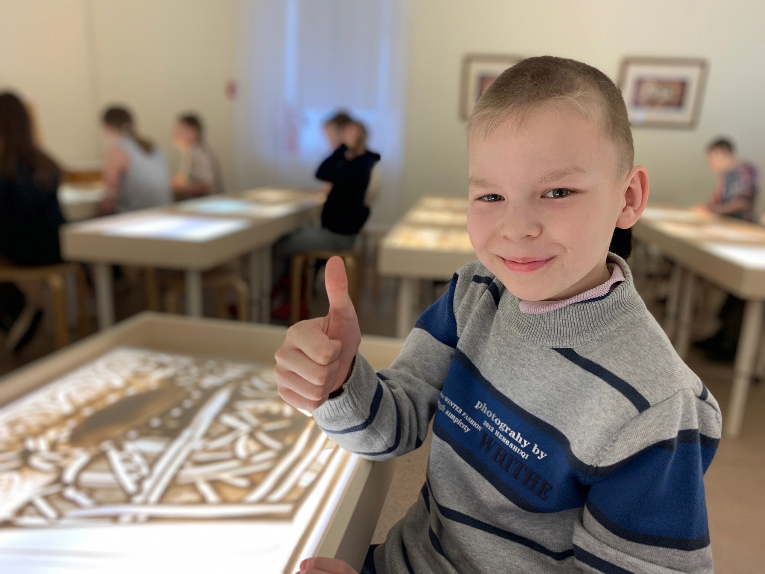 Рисование песком