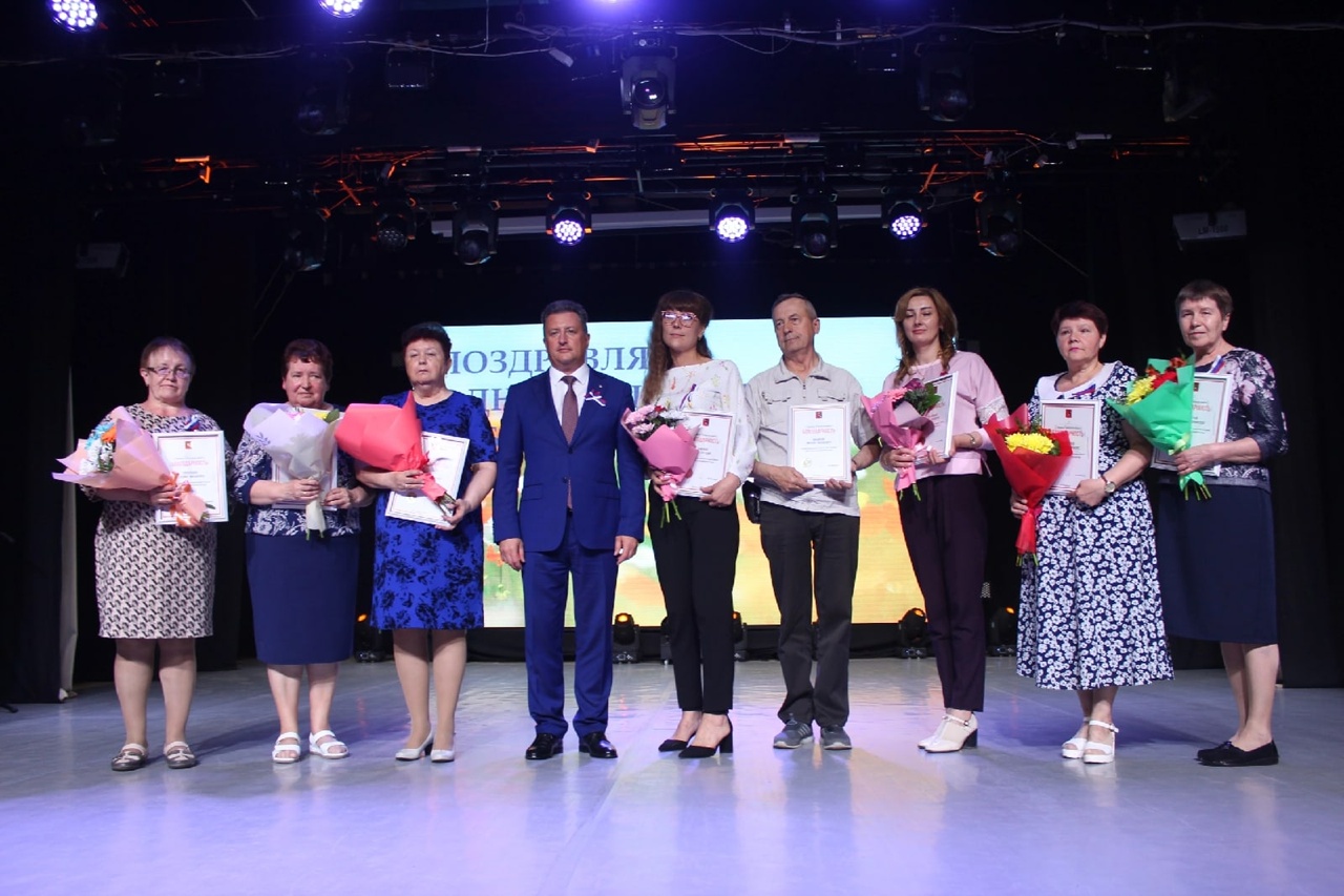 НАГРАЖДЕНИЕ КОЛЛЕГ КО ДНЮ СОЦИАЛЬНОГО РАБОТНИКА!