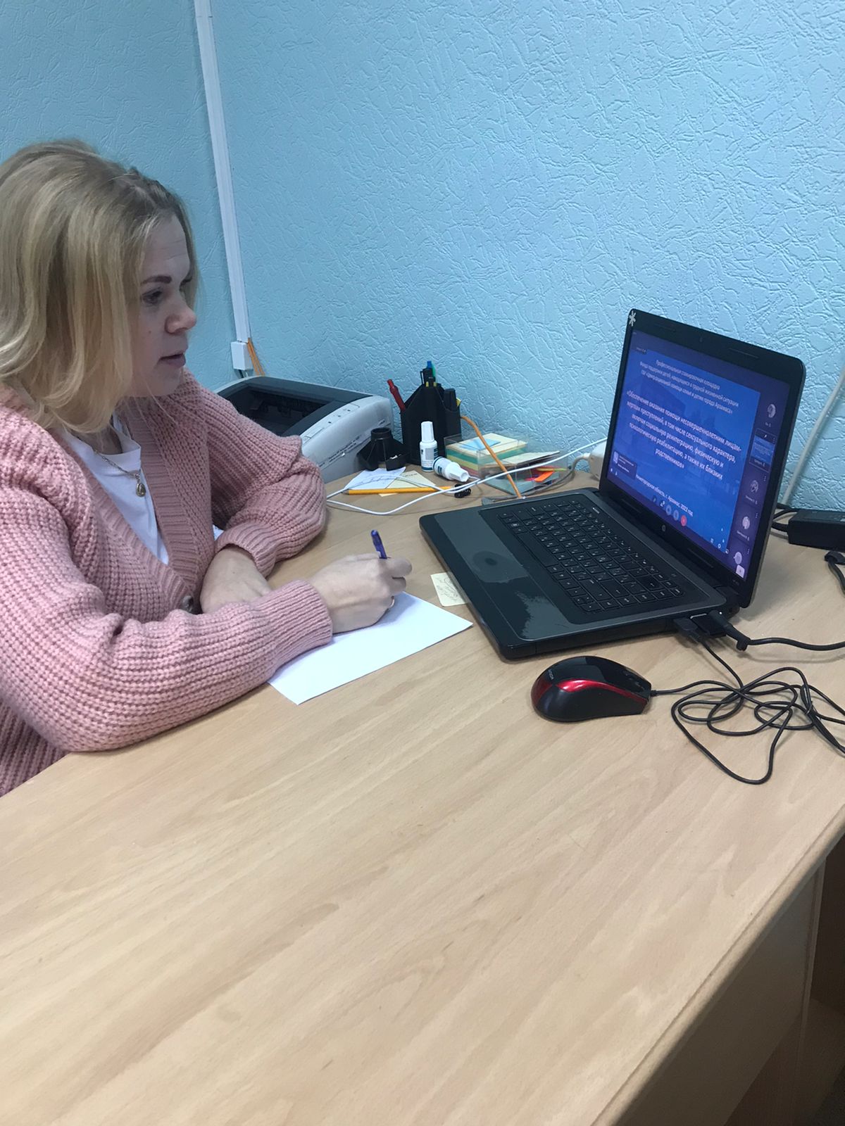 Специалисты учреждения проходят обучение на базе профессиональных стажировочных площадок Фонда поддержки детей, находящихся в трудной жизненной ситуации.