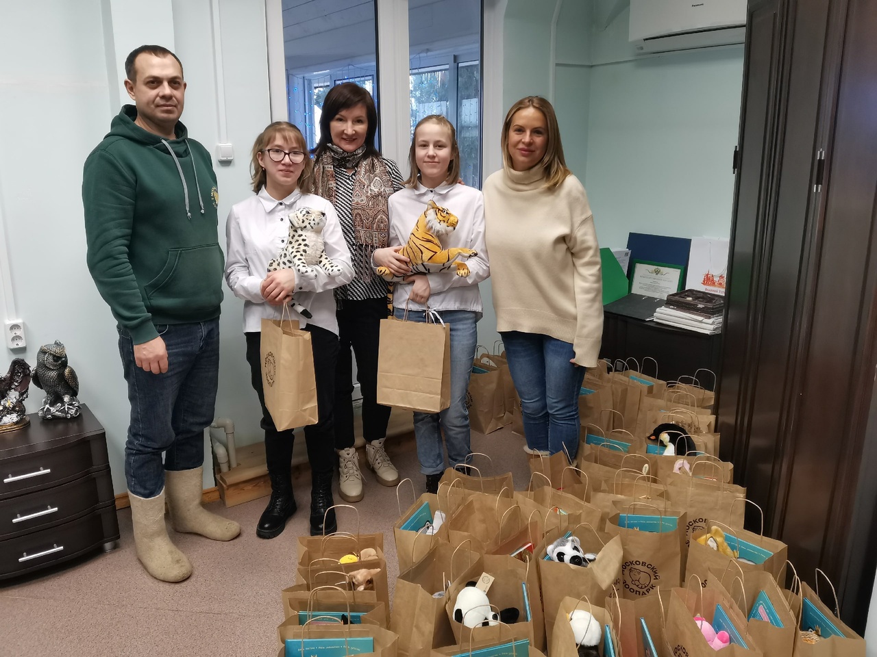 ВСТРЕЧА В ЗООСАДЕ ДЕДА МОРОЗА